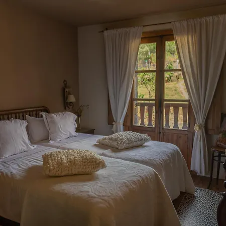 Apartamentos El Rincon De Usana Zona Zero Aínsa Room photo